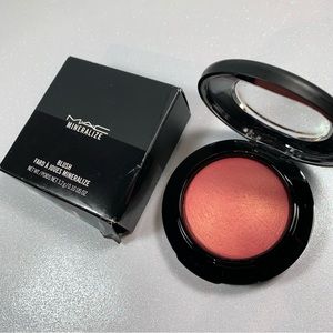 MAC Mineralize Blush Petal Power